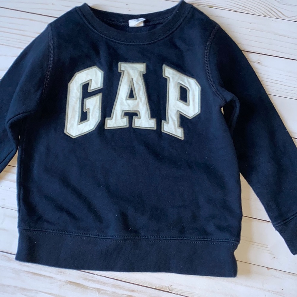 GAP sweatshirt